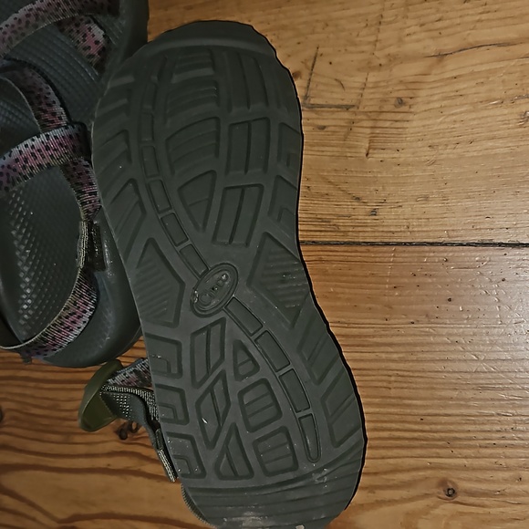 Thomas Rhett Rainbow Trout Chaco Sandal - Picture 4 of 6